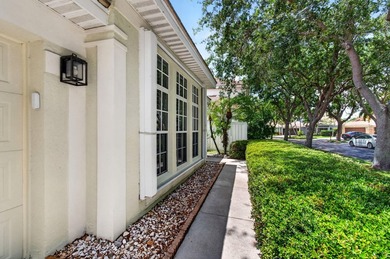 Welcome home! This move-in ready house offers warmth and comfort - photo 11