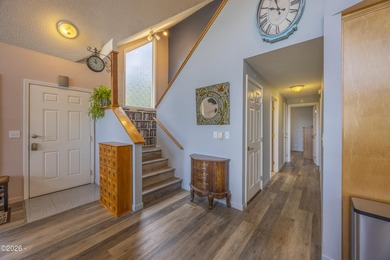 Beautiful 3 bed, 2 bath home with an open floor plan and - photo 13
