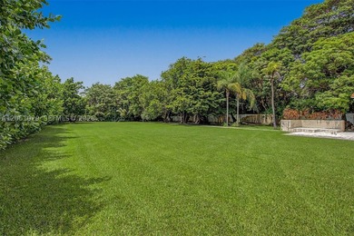 Presenting a once-in-a-generation 1.08-acre gated estate parcel - photo 14