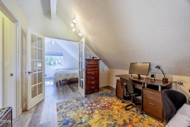 Beautiful 3 bed, 2 bath home with an open floor plan and - photo 15