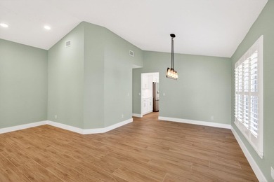 Welcome home! This move-in ready house offers warmth and comfort - photo 15
