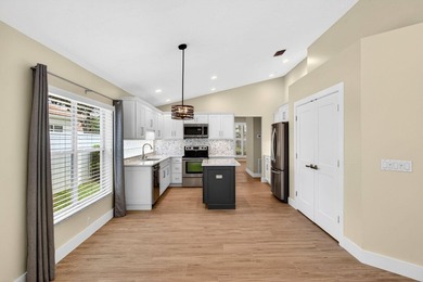 Welcome home! This move-in ready house offers warmth and comfort - photo 24