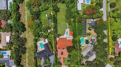 Presenting a once-in-a-generation 1.08-acre gated estate parcel - photo 25