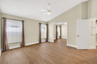 Welcome home! This move-in ready house offers warmth and comfort - photo 28