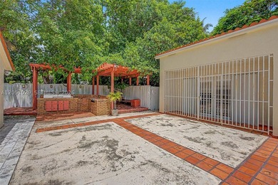 Presenting a once-in-a-generation 1.08-acre gated estate parcel - photo 30