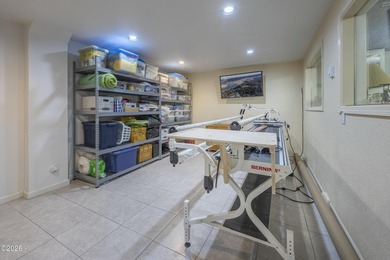 Beautiful 3 bed, 2 bath home with an open floor plan and - photo 31