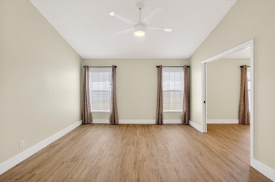 Welcome home! This move-in ready house offers warmth and comfort - photo 31