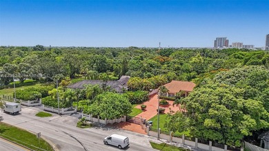 Presenting a once-in-a-generation 1.08-acre gated estate parcel - photo 33