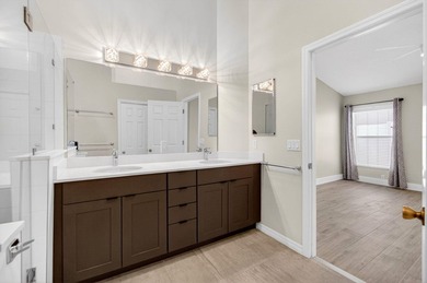 Welcome home! This move-in ready house offers warmth and comfort - photo 33