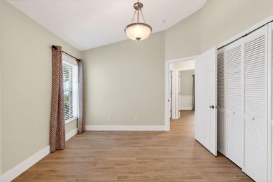 Welcome home! This move-in ready house offers warmth and comfort - photo 35