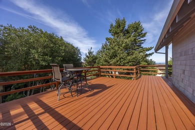Beautiful 3 bed, 2 bath home with an open floor plan and - photo 38