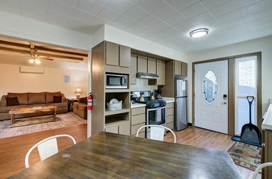 You can't beat this location and income potential in beautiful - photo 45