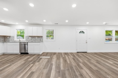 Welcome home to this beautifully remodeled 3-bedroom, 2 - photo 10