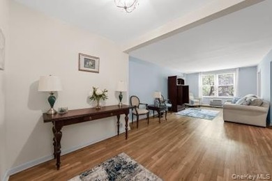 Your opportunity at Wellesley Gardens - Douglaston's most sort - photo 2