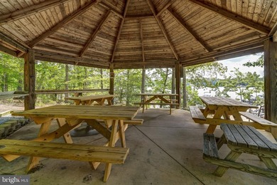 Welcome to your furnished Lake Anna getaway in the sought-after - photo 7