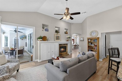 *** PRICED TO SELL *** STUNNING and IMPECCABLY MAINTAINED HOME - photo 11