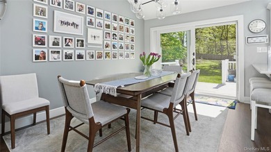Welcome to a truly exceptional Huntington retreat where timeless - photo 11