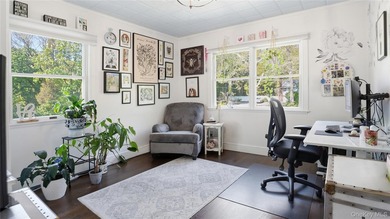 Welcome to a truly exceptional Huntington retreat where timeless - photo 12