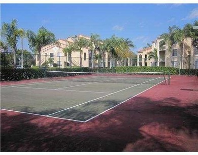 Beautiful corner unit, Townhouse located next to the clubhouse - photo 12