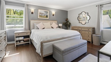 Welcome to a truly exceptional Huntington retreat where timeless - photo 13