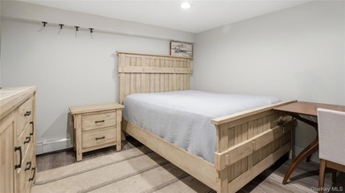 Welcome to a truly exceptional Huntington retreat where timeless - photo 16