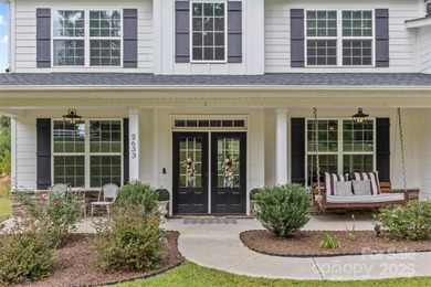 Welcome to this impeccably maintained, farmhouse-inspired - photo 2