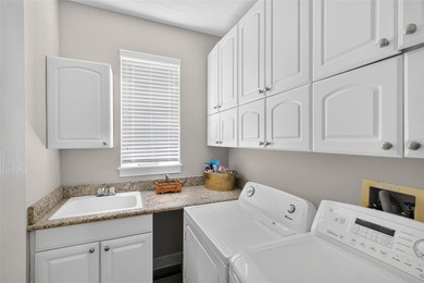 *** PRICED TO SELL *** STUNNING and IMPECCABLY MAINTAINED HOME - photo 27