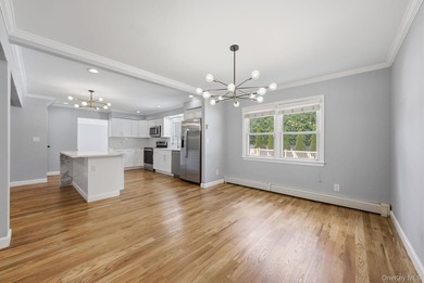 Welcome to this stunning Colonial nestled in the heart of - photo 3