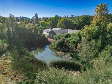 (private lake, pond, creek) Home For Sale in Grants Pass Oregon