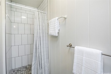Highly desirable 4-bedroom home in Niu Valley featuring - photo 17