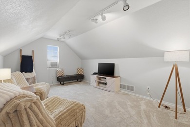 Country living at its finest on 6.49 picturesque acres near Lake - photo 30