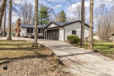 Welcome to 828 Terrace View Drive in Apple Valley. This - photo 1