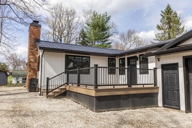 Welcome to 828 Terrace View Drive in Apple Valley. This - photo 3