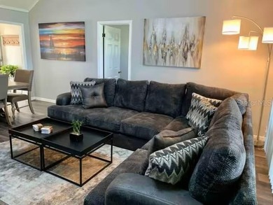 Beautifully updated end-unit villa in Errol Estates featuring - photo 3
