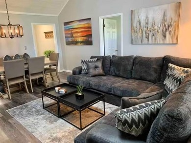 Beautifully updated end-unit villa in Errol Estates featuring - photo 6