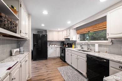 SELLER TO ENTERTAIN OFFERS BETWEEN $749,900 AND $789,876 - photo 8