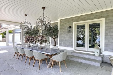 STUNNING WATERFRONT RETREAT ON THE SAKONNET RIVER. Welcome to - photo 7