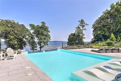 STUNNING WATERFRONT RETREAT ON THE SAKONNET RIVER. Welcome to - photo 9