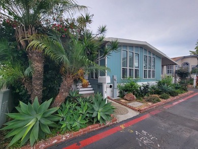 Enjoy resortstyle coastal living in one of Huntington Beach's - photo 4