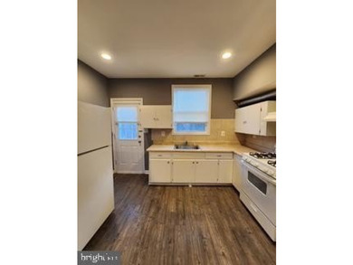 Welcome to the Baltimore Highlands! This house is an investors - photo 8