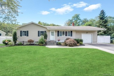 Canaan Lake  Home Sale Pending in Patchogue New York