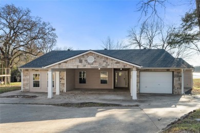 Lake Home For Sale in Gun Barrel City, Texas