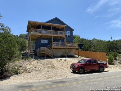 Lake Home For Sale in Canyon Lake, Texas