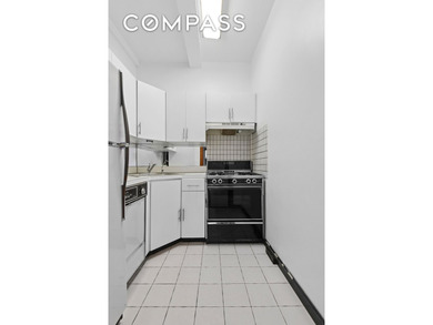 Priced to Sell! Welcome to 150 E 49th Street where charm - photo 7