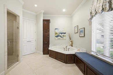 Located in the highly sought-after guarded and gated golf course - photo 20