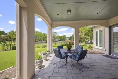 Located in the highly sought-after guarded and gated golf course - photo 31
