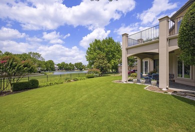 Located in the highly sought-after guarded and gated golf course - photo 32