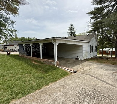 Cute and cozy 2 bedroom, 1 bath home with charming retro - photo 2