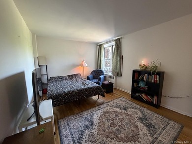 Welcome to this beautifully updated 1,100 SF 2-bedroom co-op in - photo 5