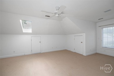 Nestled in a quiet cul-de-sac in desirable Oakridge, this - photo 27